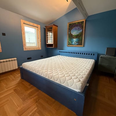 Rental of a two-story 3-room apartment with a city view, 90 m², central Belgrade, Serbia